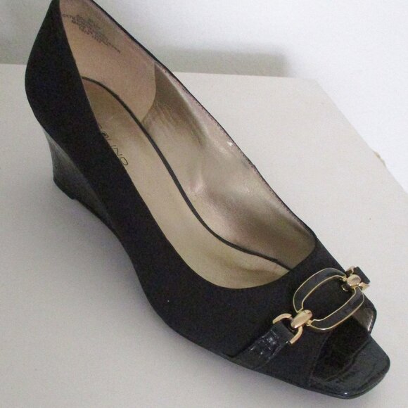 Bandolino "Gretchen" Womens Black Textile Wedge Peep Pump - Size 8.5M - Picture 2 of 10